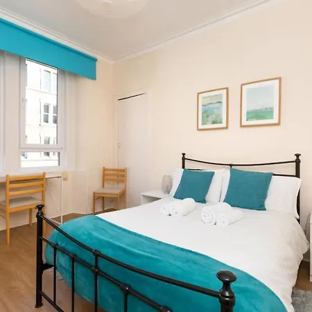 Homely 1 Bedroom Flat Near Haymarket Station