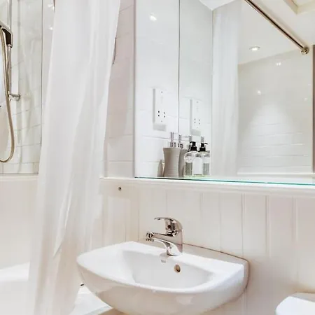 公寓 2br In Heart Of Old Town. Castle View + Royal Mile