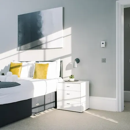 Joivy Modern 1 Bed Flat Next To Haymarket Station エディンバラ