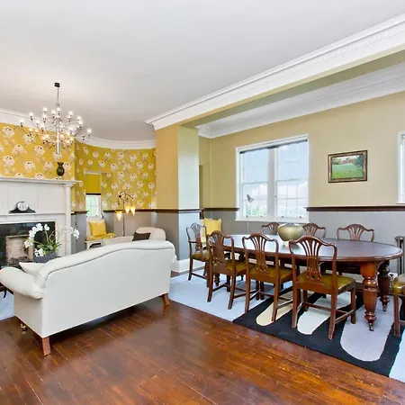 Apartment Luxury 3-bedroom With Stunning Views At Ramsay Garden Edinburgh