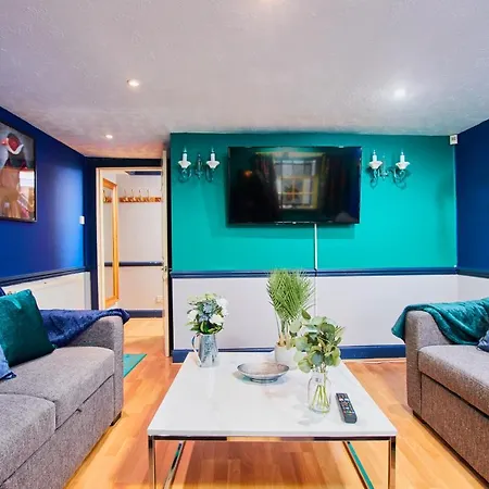 The Stunning Duplex Sleeps 8