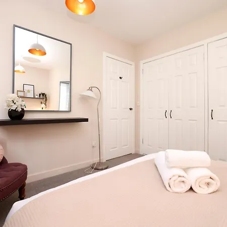 Joivy Modern 1 Bed Flat In West End, Close To Princes Gardens Edinburgh