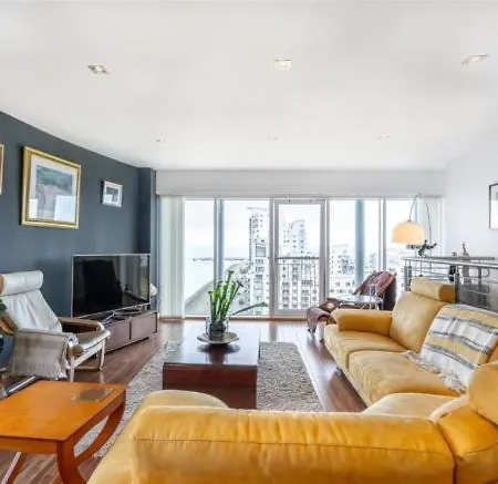 Stunning 3 Bedroom Edinburgh Waterfront Apartment Available For Cop26 *