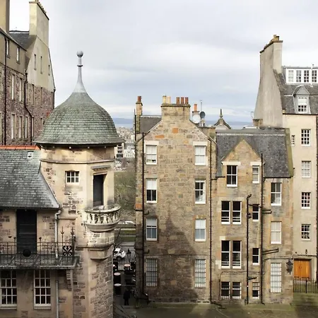 Joivy Stunning In Royal Mile