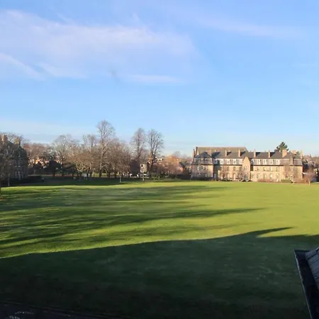 1 Bed Flat In Beautiful Location! Sale!