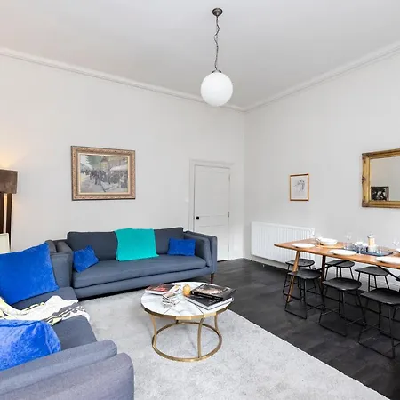 Joivy Sophisticated Near Castle Апартаменты Эдинбург
