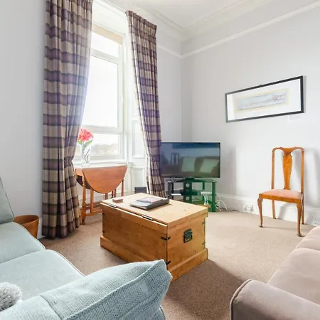 Beautiful Center 1 Bed With Park View * Edinburgh