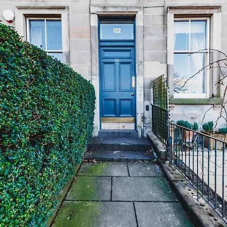 Beautiful Center 1 Bed With Park View Edinburgh