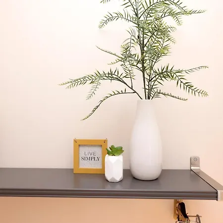 Joivy Modern 1 Bed Flat In West End, Close To Princes Gardens *