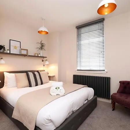 Apartment Joivy Modern 1 Bed Flat In West End, Close To Princes Gardens