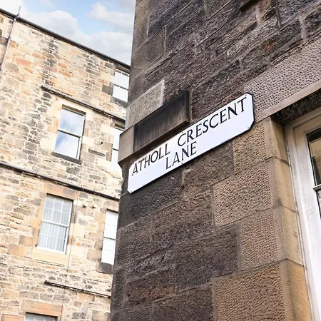 Joivy Modern 1 Bed Flat In West End, Close To Princes Gardens