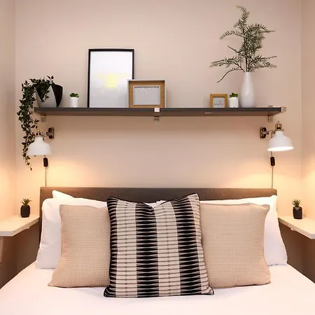 Joivy Modern 1 Bed Flat In West End, Close To Princes Gardens Daire Edinburgh
