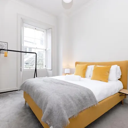 Joivy Sophisticated Near Castle * Edinburgh