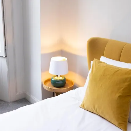 Апартаменты Joivy Sophisticated Near Castle Эдинбург