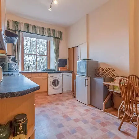 Spacious And Bright Property, In Chic Morningside! Sleeps Up To 6 Guests * Edynburg