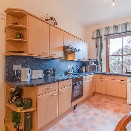 Spacious And Bright Property, In Chic Morningside! Sleeps Up To 6 Guests *