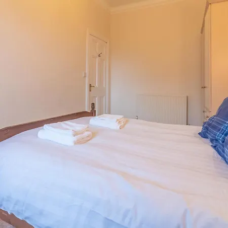 Spacious And Bright Property, In Chic Morningside! Sleeps Up To 6 Guests Edimburgo