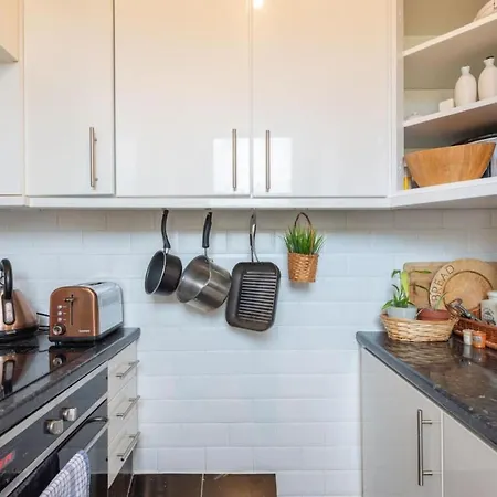 Cosy And Welcoming 1 Bd Flat Nr Centre Of Leith Edinburgh
