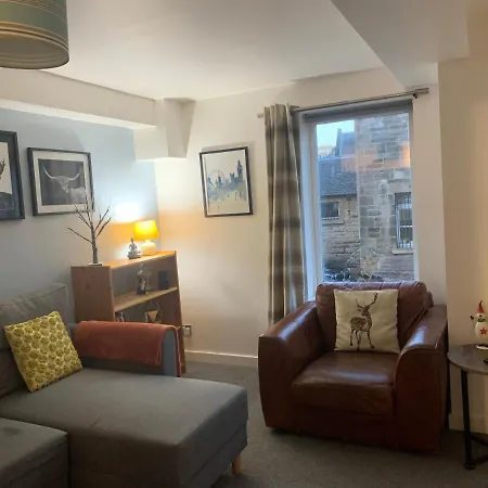 Beautiful 1-bed Near Castle Apartmán