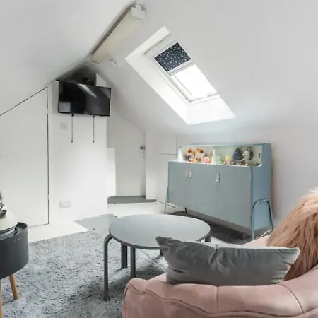 Apartment Modern Studio In Dean Village Near City Centre *