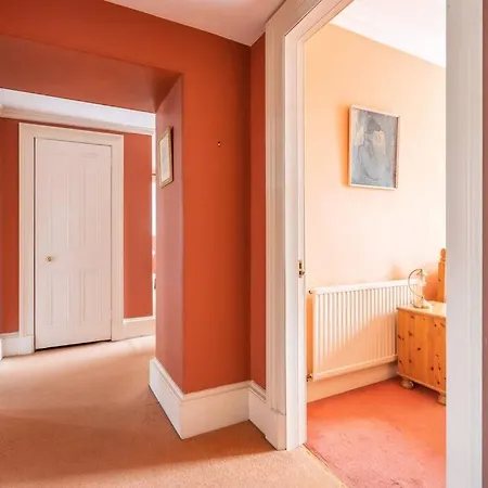 Spacious 2 Bedroom Flat In The City Centre * Edimburgo