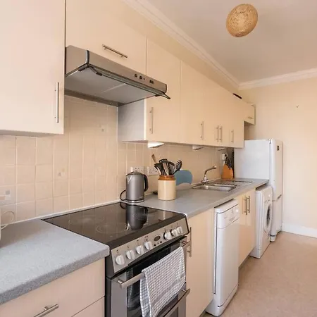 Spacious 2 Bedroom Flat In The City Centre * Edimburgo
