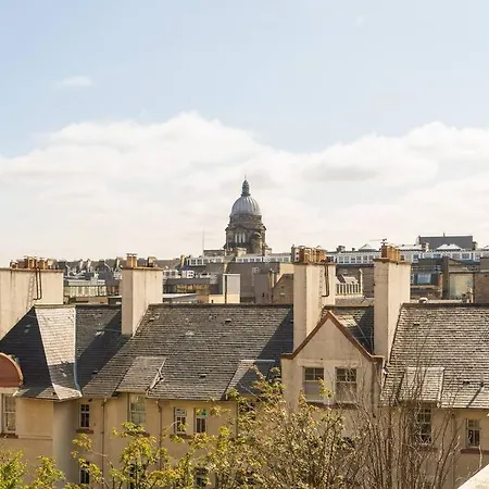 Apartamento Spacious 2 Bedroom Flat In The City Centre Edimburgo