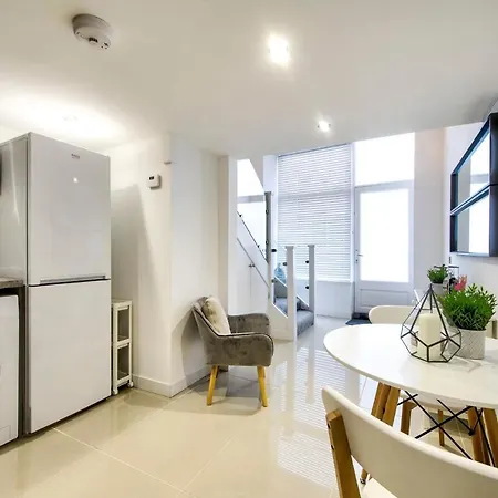 Guestready - Vibrant Mezzanine By The Sea شقة *