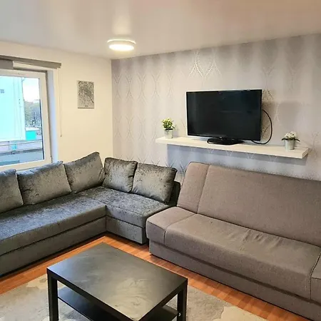 Lovely 3 Bedroom Apartment - Free Parking Apartamento