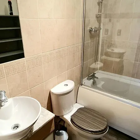Apartamento Lovely 3 Bedroom Apartment - Free Parking Edimburgo