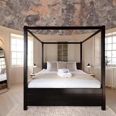 Joivy Observatory House & Holiday home Edinburgh