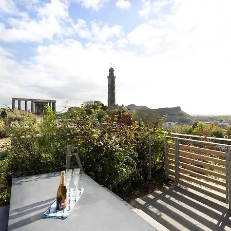 Joivy Observatory House & Holiday home