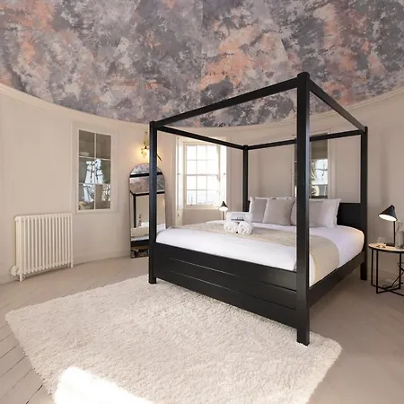 Joivy Observatory House & Holiday home Edinburgh