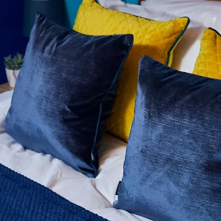 The Exquisite Edinburgh Duplex Sleeps 8 Apartment