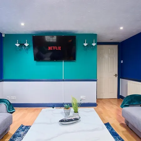 The Exquisite Edinburgh Duplex Sleeps 8 * Edinburgh
