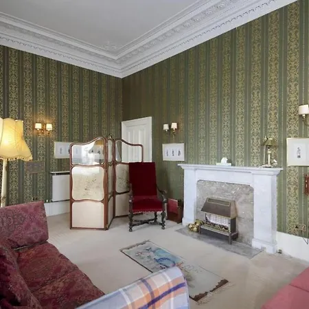 Quirky, West End, House