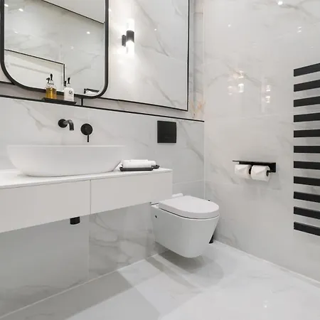 Luxury Georgian Retreat - Hot Tub - Patio