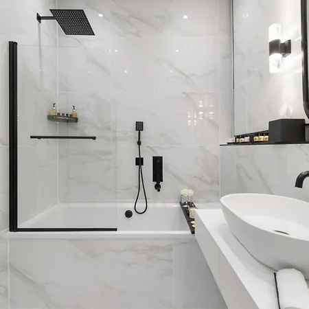 Hotel Luxury Georgian Retreat - Hot Tub - Patio