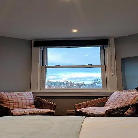 Falcon Crest بيت ضيافة إدنبرة