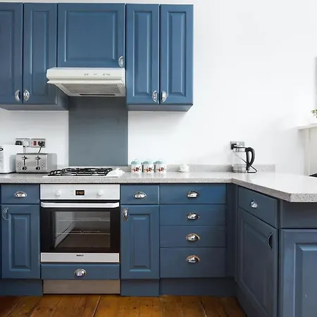Pass The Keys Chic & Spacious Georgian Apt In Centre - Pets Friendly And Free Parking Apartment Edinburgh