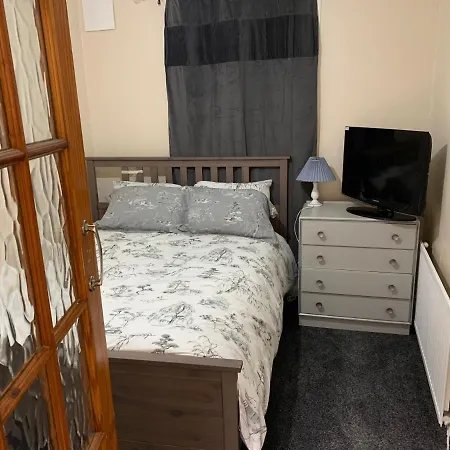 Edinburgh West Entire 3 Bedroom With Own Entrance 3 Car Parking * Εδιμβούργο