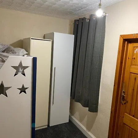 Διαμέρισμα Edinburgh West Entire 3 Bedroom With Own Entrance 3 Car Parking Εδιμβούργο