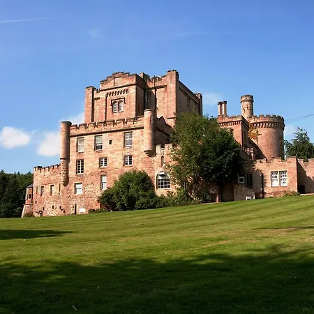 Dalhousie Castle Отель