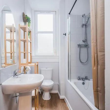 New Sleek 1bd Centre * Edinburgh