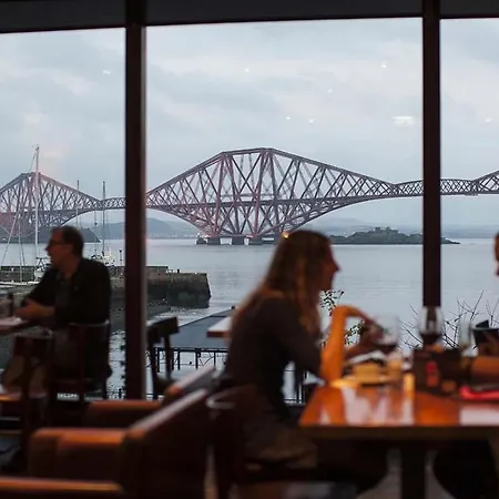 Orocco Pier 3* South Queensferry