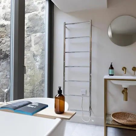 Joivy Observatory House & Holiday home *