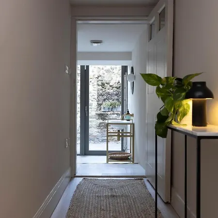 Joivy Observatory House & *