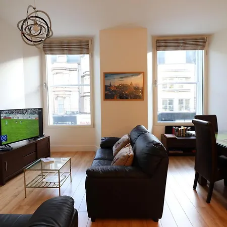 Modern 2bed 2bath Flat Near Princes Street Apartment