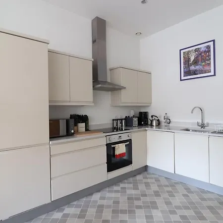 Modern 2bed 2bath Flat Near Princes Street * אדינבורו