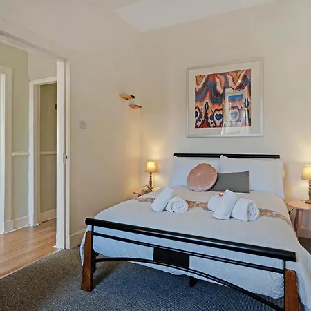 Διαμέρισμα Cozy With Character Logie Main Door Flat *